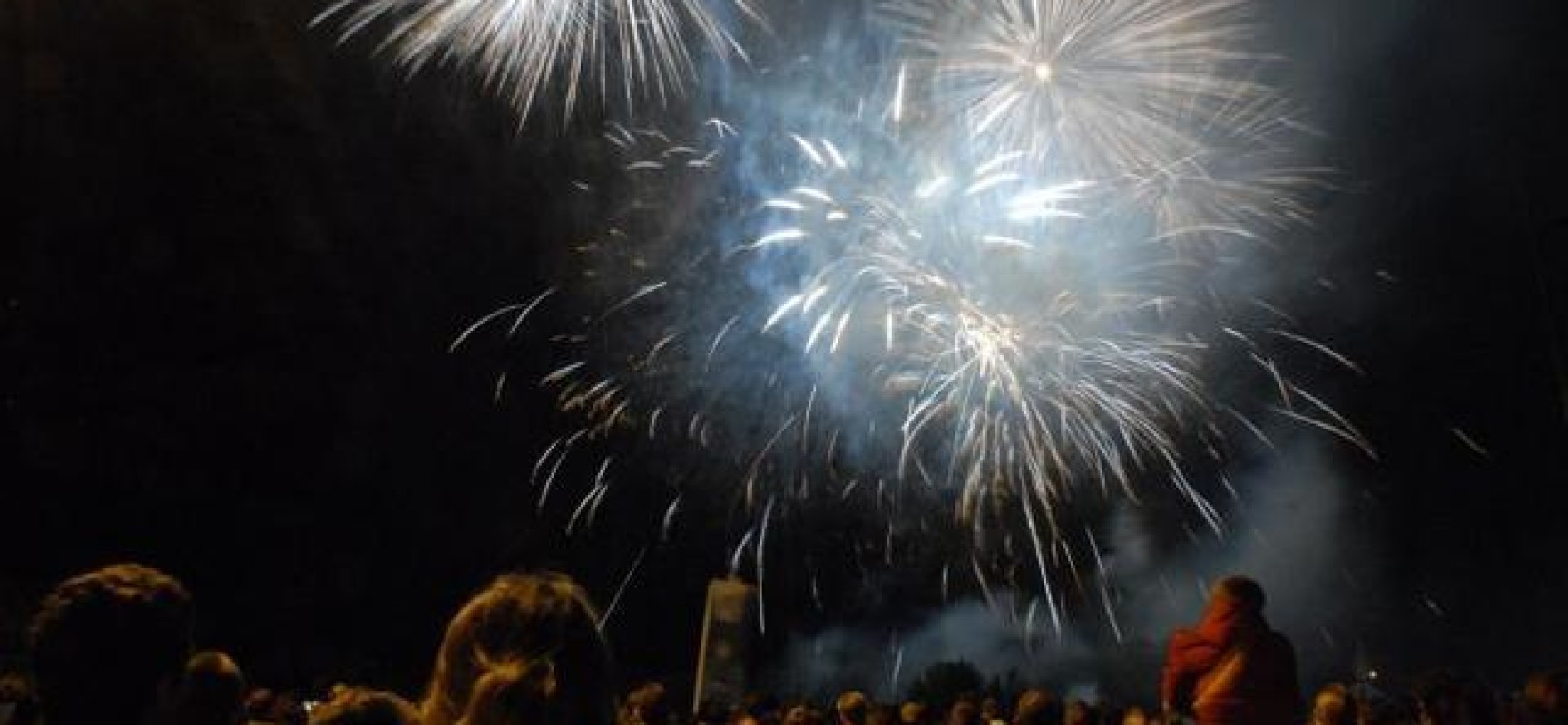 Feu d’artifice sur le lac de Faux-la-Montagne et Bal des pompiers